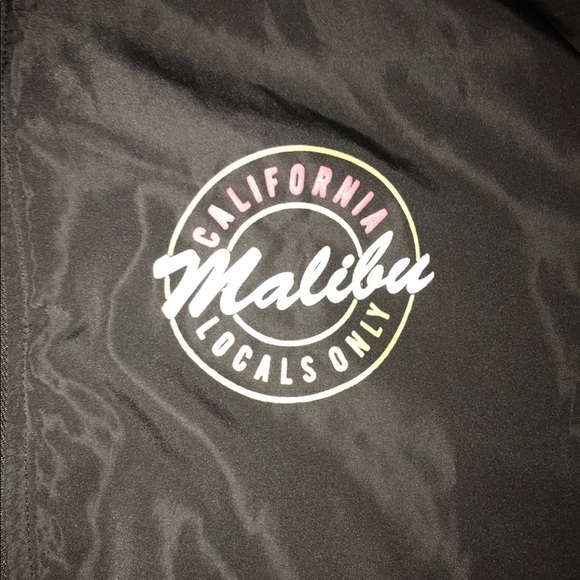 WindBreaker - Picture 2 of 4